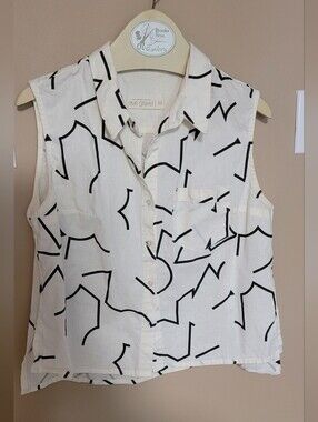 Eve Gravel White Sleeveless Collared Top with Black Abstract Print